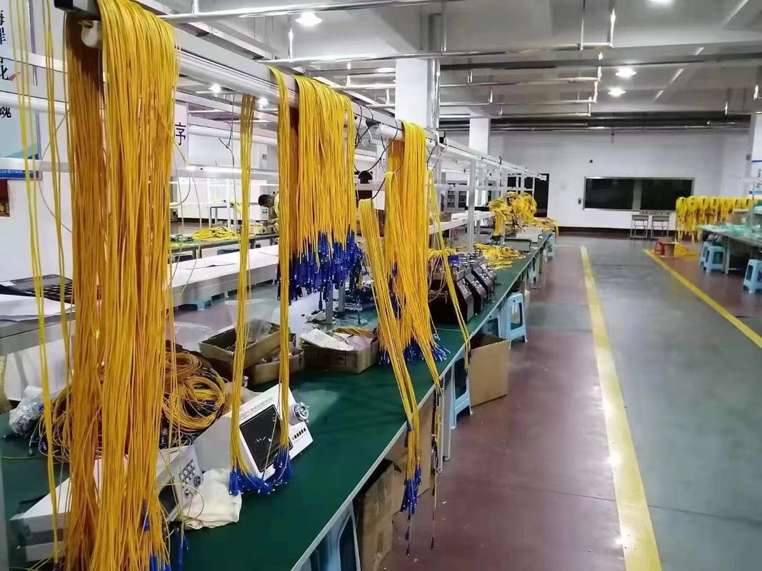 Hoog - van het het Flardkoord van Direct Fiber Optic van de kwaliteitsfabrikant Interfacetypes SC/LC, Lengtewaaier 1.5m30m LSZH