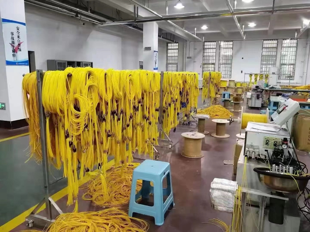 Hoog - van het het Flardkoord van Direct Fiber Optic van de kwaliteitsfabrikant Interfacetypes SC/LC, Lengtewaaier 1.5m30m LSZH