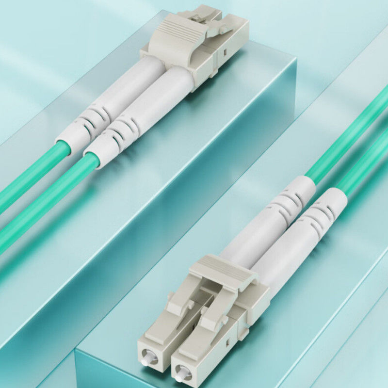 PVC / LSZH / OFNP / OFNR / Plenum Fiber Optic Patch Cord voor optimale prestaties